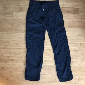 Lululemon Convertible pants Size 6